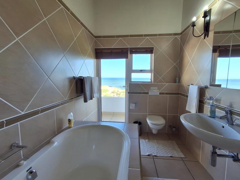 6 Bedroom Property for Sale in Duyker Eiland Western Cape